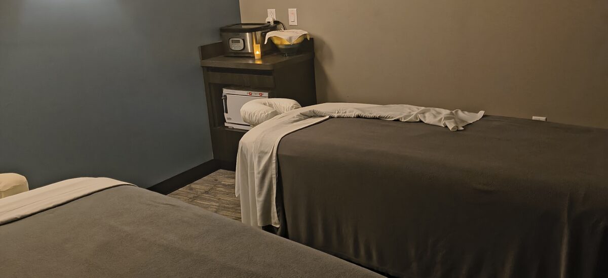 Finding Calm at Hand & Stone Massage in Rochester Hills 💜💆🏾‍♀️